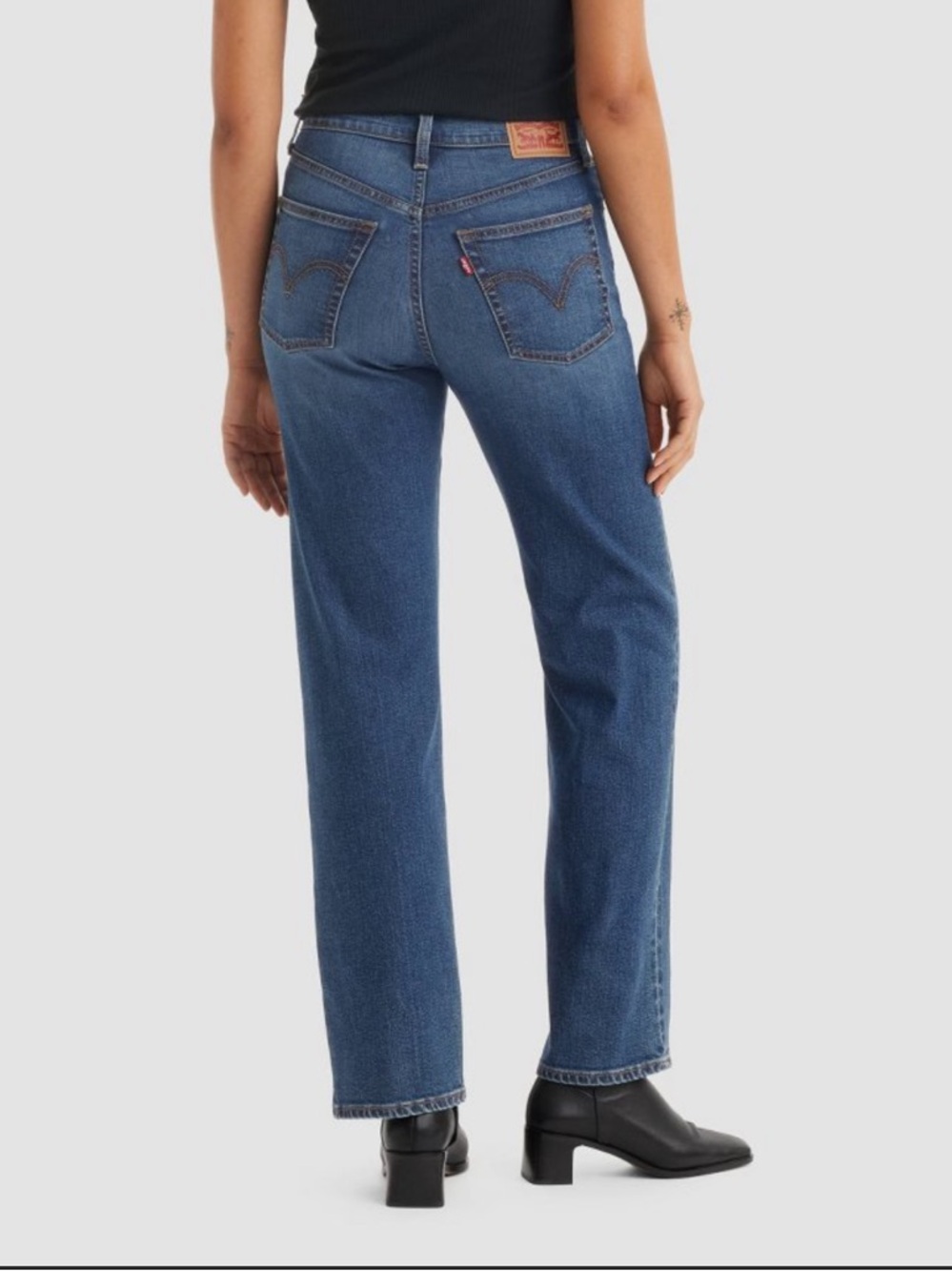 NWT Levi's® Women's Ultra-High Rise Ribcage
Straight Jeans 31x32